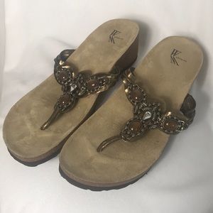 🌻 3/25 🌻 White Mountain Cardenia Jeweled Sandals